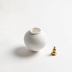 Moon Jar Incense Holder Set – Korean Home Decor with Upcycled Oyster Shell Stand, Aesthetic Tabletop Gift, Ceramic Art Figurine for Room Decoration