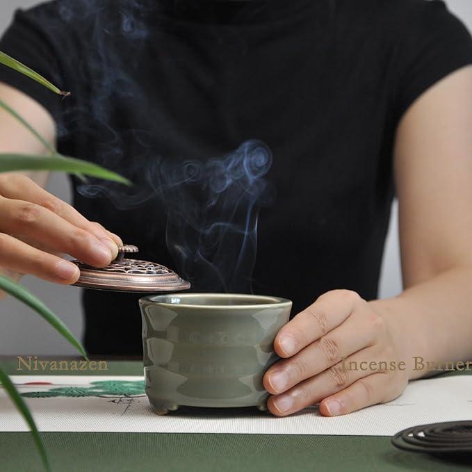 Ceramic Incense Holder with Beauty Lid,Coil Incense Burner for Cone and Powder Incense,Mediation Gift,Home Decor（Light Green）