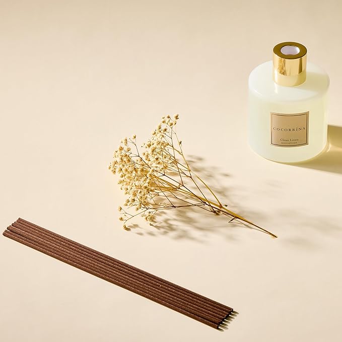COCORRÍNA Reed Diffuser - Clean Linen 17 Fl.oz Reed Diffuser with 8 Sticks Scented Diffuser with Preserved Flowers for Bathroom Home Decor