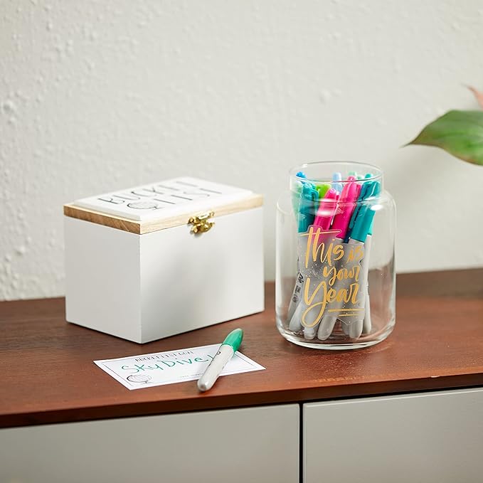 Yankee Candle French Vanilla Scented Classic 22oz Large Jar Single Wick Candle Over 110 Hour Burn Time Ideal for Entertaining Personal Relaxation Gifting