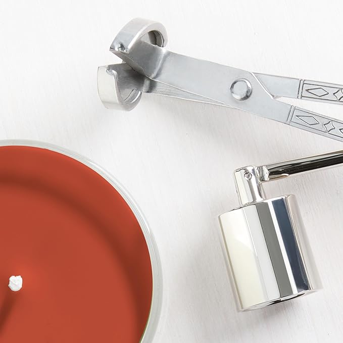 Yankee Candle Sugared Cinnamon Apple, Fall Scented Candle, 22oz Large Jar with up to 150 Hour Burn Time