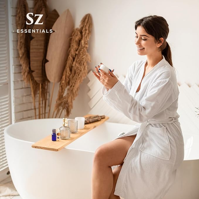 Blue Lotus Essential Oil 100% Pure, Undiluted Oil - Extracted from Nymphaea Caerulea - Rich & Sweet Scent with Fruity Overtones - Therapeutic Grade & Vegan - 0.17oz (5ml)