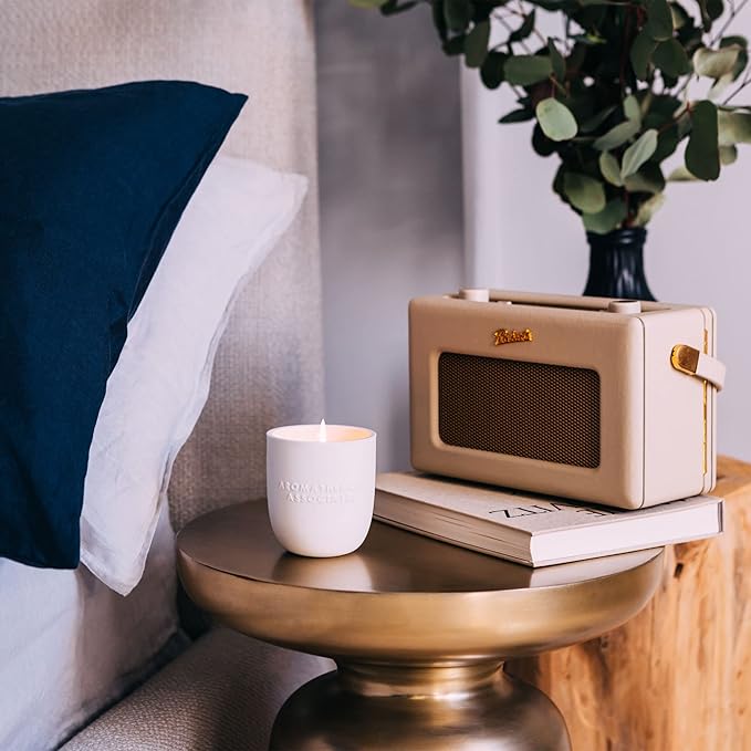 Aromatherapy Associates Revive Candle. Energizing Grapefruit, Rosemary and Juniper Berry Candle to Uplift The Spirit. Natural Wax Burns Over 40 Hours (7.05 oz)