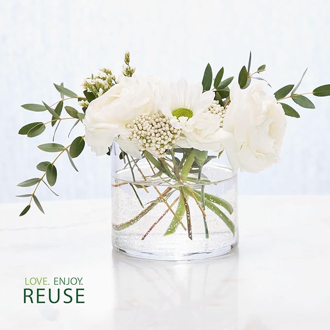 Yankee Candle 3 Wick Candle Jar, Scented Candle with up to 40 Hours of Burn Time, Premium Plant Wax Blend for Consistent Long Lasting Scent from First to Last Burn, Lemon Lavender