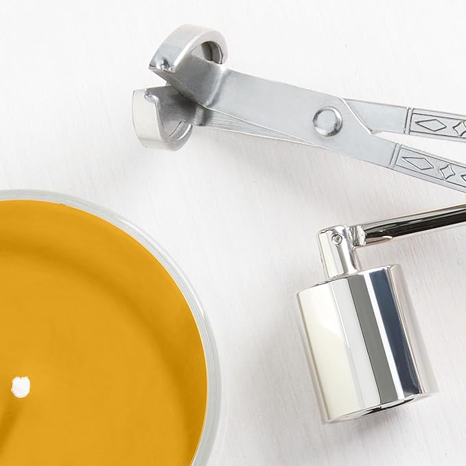 Yankee Candle Harvest, Fall Scented Candle, 22oz Large Jar with up to 150 Hour Burn Time