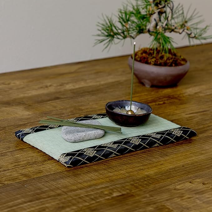 Asayu Mini Tatami mat Made of Real Igusa Rush Grass, Made in Japan, for Bonsai, Doll Stand, Coaster, Incense Holder (Black)
