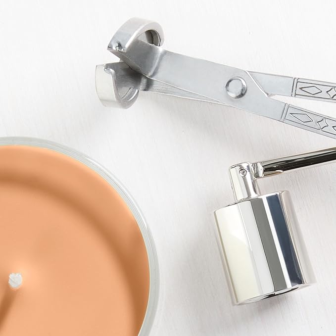 Yankee Candle Tangerine & Vanilla Scented Candle, 22oz Large Jar with up to 150 Hour Burn Time, Giftable