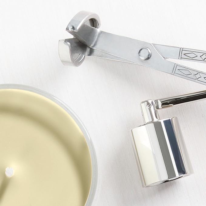 Yankee Candle Large Jar Scented Candle with up to 150 Hour Burn Time, Premium Plant Wax Blend for Consistent Burn, 22 oz Jar Candle with Room Filling Fragrance, French Vanilla