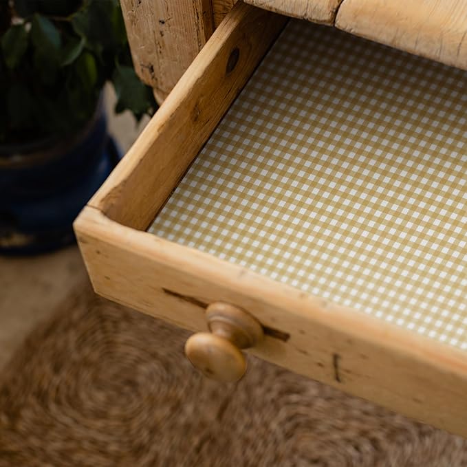 Fragrant Sandalwood SCENTED DRAWER LINERS in a BARLEY GINGHAM Design | Pack of 5 Sheets | Contains Essential Oils | MADE IN THE UK.